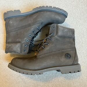 Gray Timberland Boots Women’s 9.5